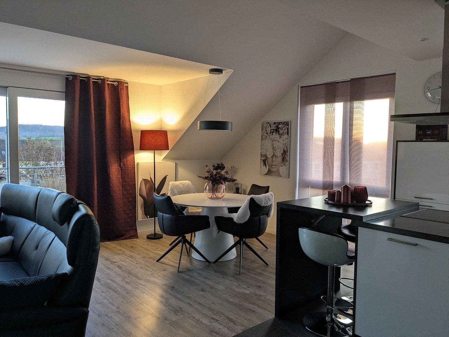 Predaj bytu 4-izbový 110 m², Hofgartenstraße 57, Neuenstadt am Kocher, Bádensko-Wurttembersko Predaj bytu 4-izbový 110 m², Hofgartenstraße 57, Neuenstadt am Kocher, Bádensko-Wurttembersko