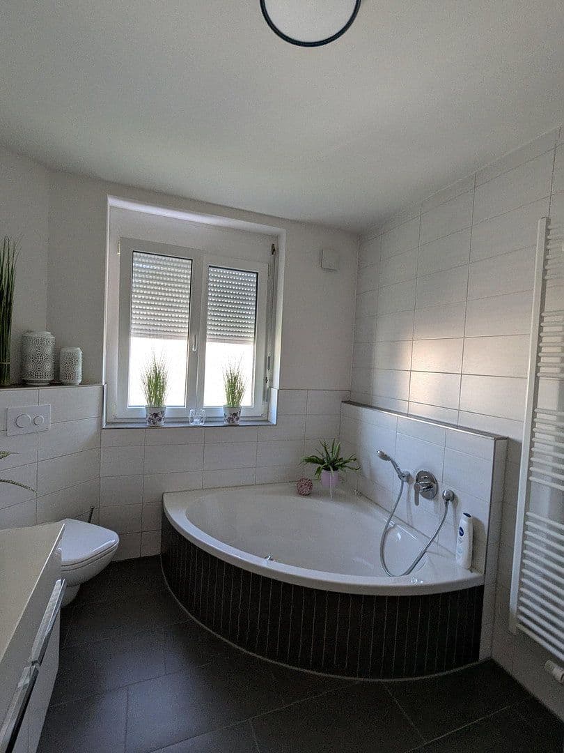 Predaj bytu 4-izbový 110 m², Hofgartenstraße 57, Neuenstadt am Kocher, Bádensko-Wurttembersko Predaj bytu 4-izbový 110 m², Hofgartenstraße 57, Neuenstadt am Kocher, Bádensko-Wurttembersko