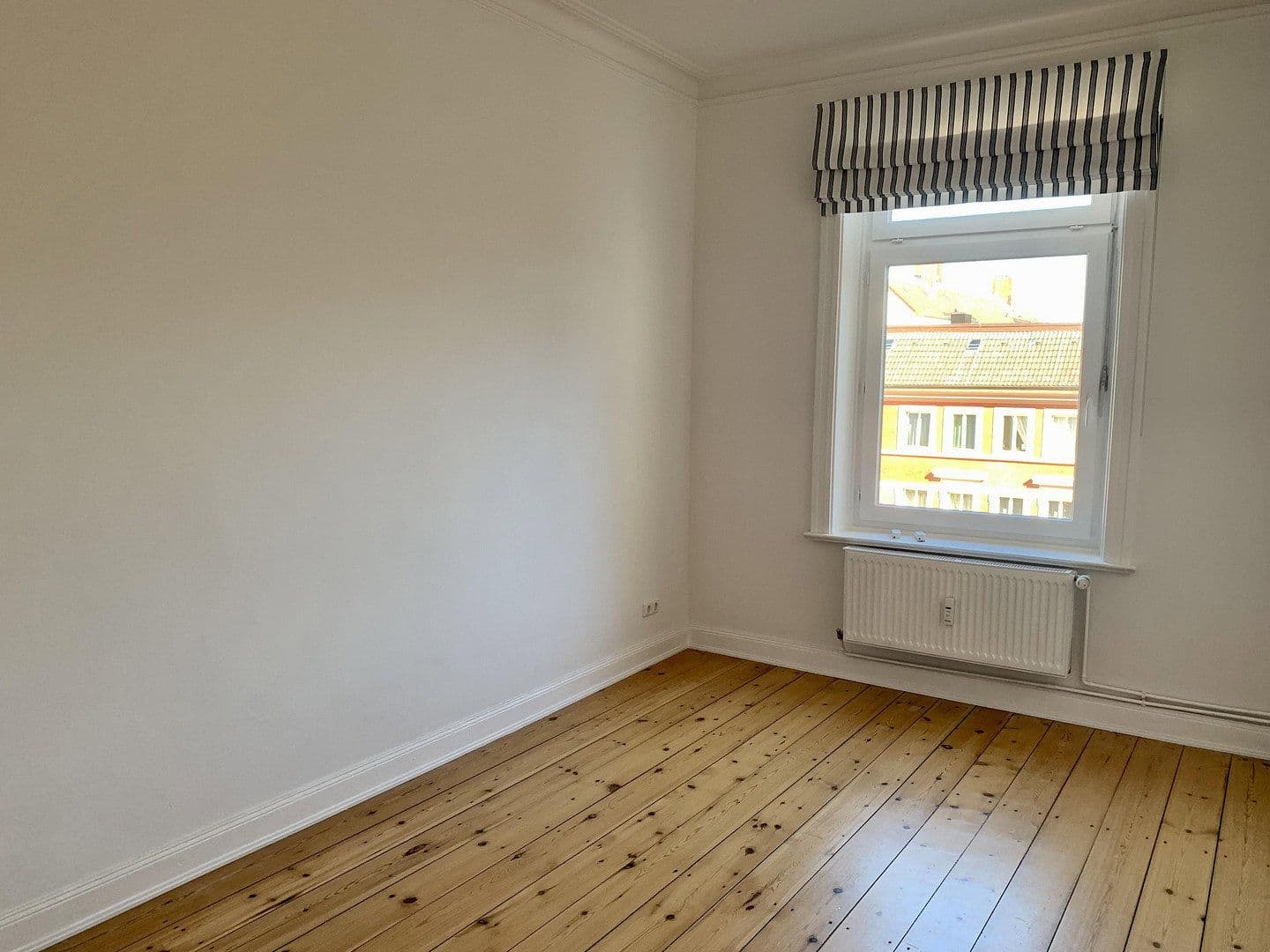 Prenájom bytu 4-izbový 75 m², Schrammsweg 21, Hamburg, Hamburg Prenájom bytu 4-izbový 75 m², Schrammsweg 21, Hamburg, Hamburg