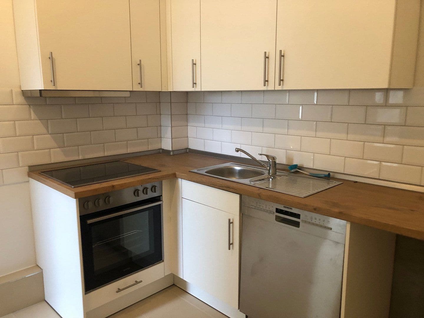 Prenájom bytu 4-izbový 75 m², Schrammsweg 21, Hamburg, Hamburg Prenájom bytu 4-izbový 75 m², Schrammsweg 21, Hamburg, Hamburg