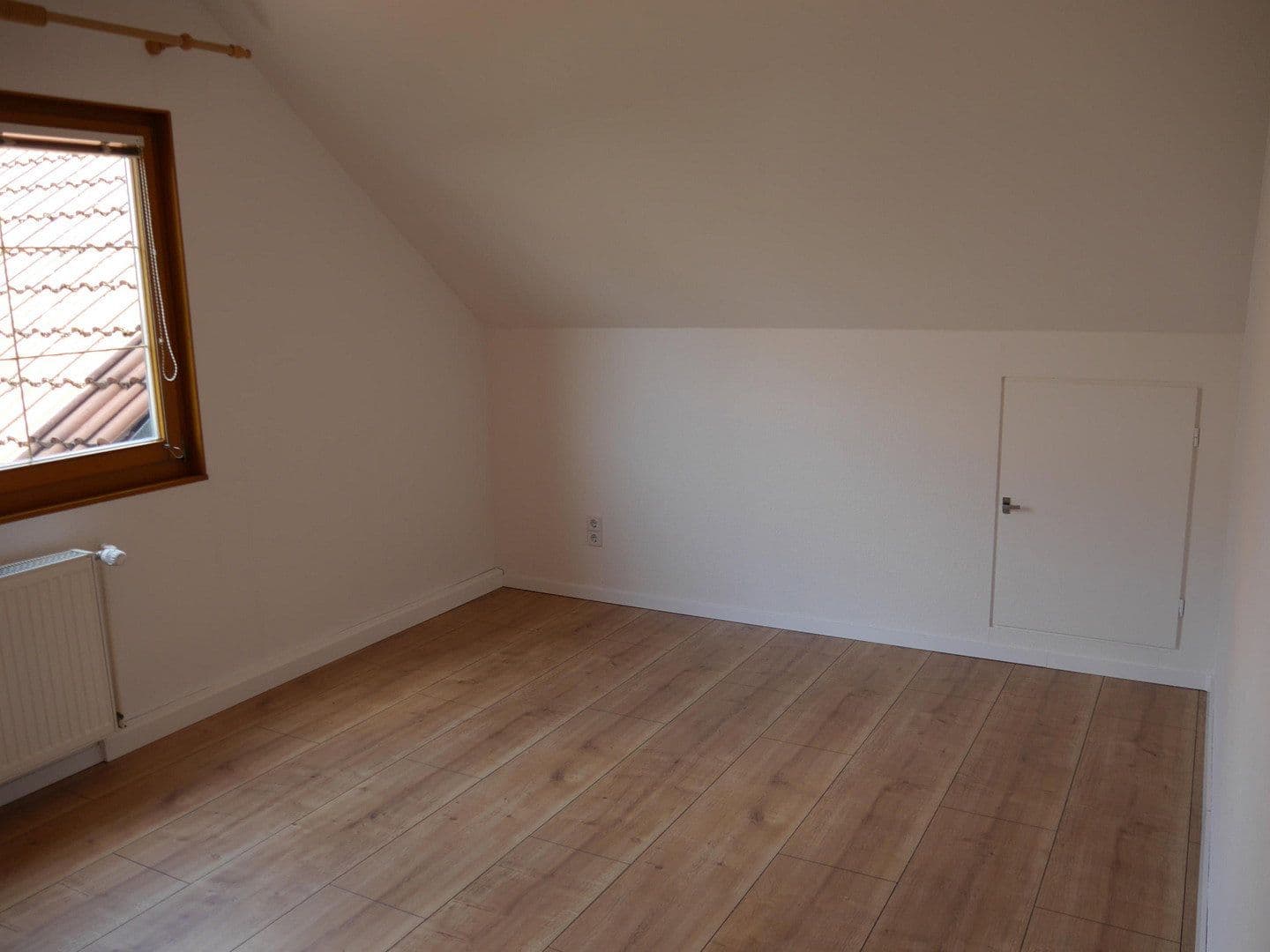 Prenájom domu 160 m², pozemek 645 m², Bergstr. 15, Berg im Gau, Bavorsko Prenájom domu 160 m², pozemek 645 m², Bergstr. 15, Berg im Gau, Bavorsko