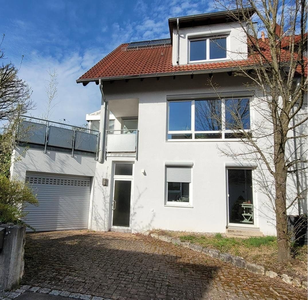 Predaj domu 187 m², pozemek 310 m², Oberstenfeld, Bádensko-Wurttembersko Predaj domu 187 m², pozemek 310 m², Oberstenfeld, Bádensko-Wurttembersko