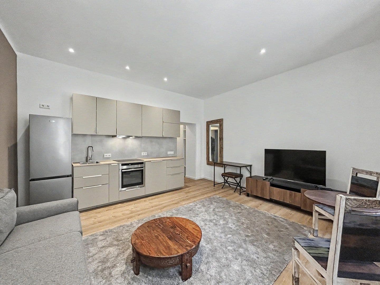 Prenájom bytu 2-izbový 40 m², Köln, Severné Porýnie - Westfálsko Prenájom bytu 2-izbový 40 m², Köln, Severné Porýnie - Westfálsko