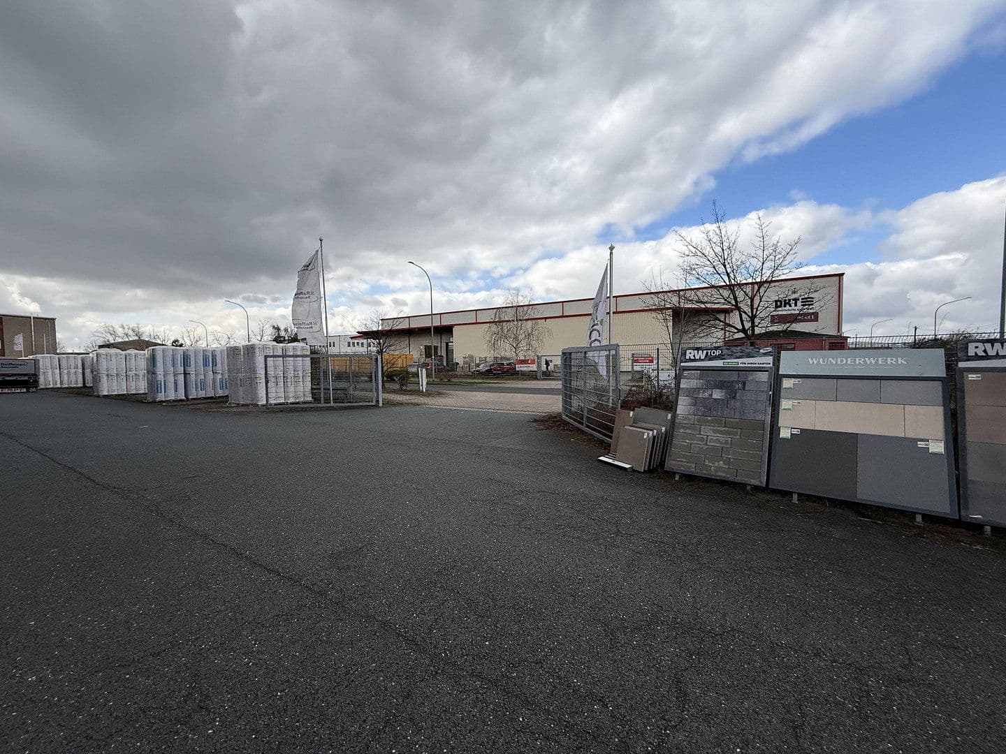 Predaj nebytového priestoru 12.188 m², Dämmstoffstraße 1, Bitterfeld-Wolfen, Sasko-Anhaltsko Predaj nebytového priestoru 12.188 m², Dämmstoffstraße 1, Bitterfeld-Wolfen, Sasko-Anhaltsko