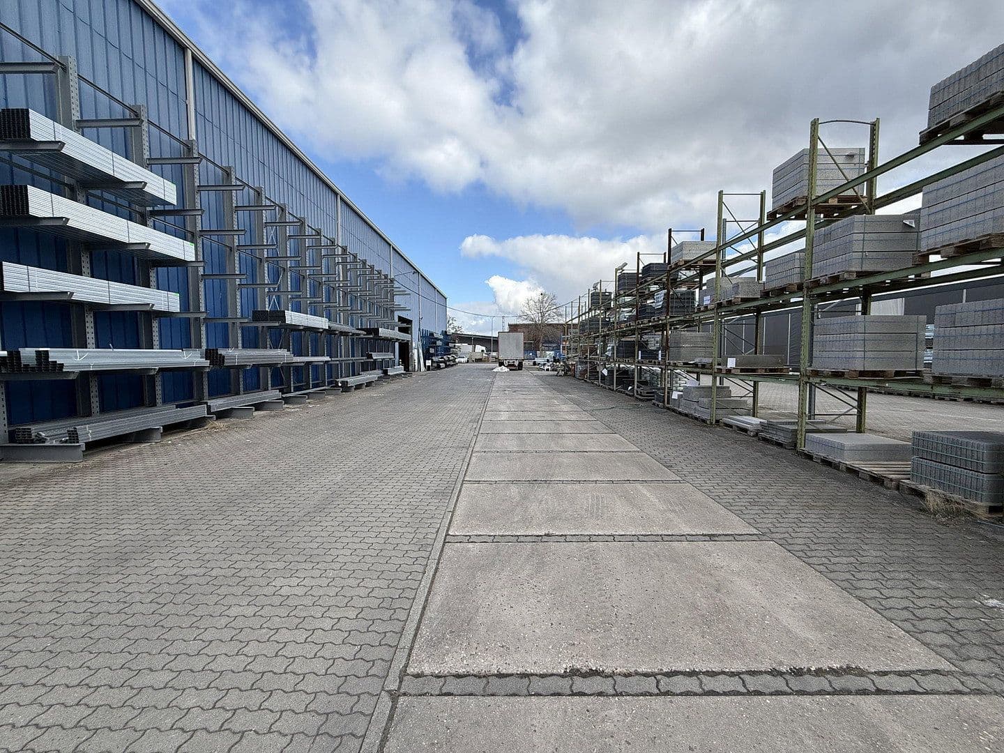 Predaj nebytového priestoru 12.188 m², Dämmstoffstraße 1, Bitterfeld-Wolfen, Sasko-Anhaltsko Predaj nebytového priestoru 12.188 m², Dämmstoffstraße 1, Bitterfeld-Wolfen, Sasko-Anhaltsko