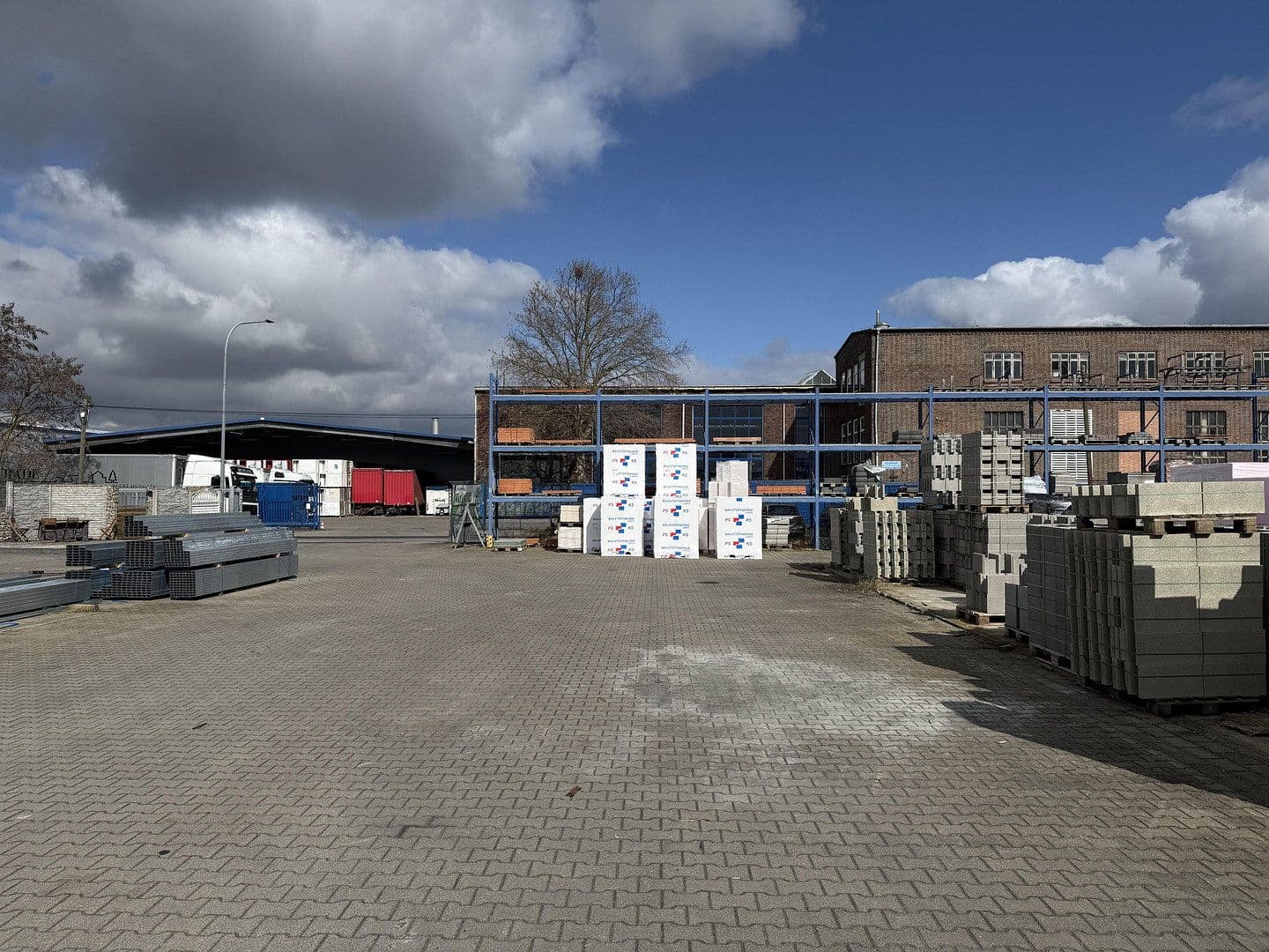 Predaj nebytového priestoru 12.188 m², Dämmstoffstraße 1, Bitterfeld-Wolfen, Sasko-Anhaltsko Predaj nebytového priestoru 12.188 m², Dämmstoffstraße 1, Bitterfeld-Wolfen, Sasko-Anhaltsko