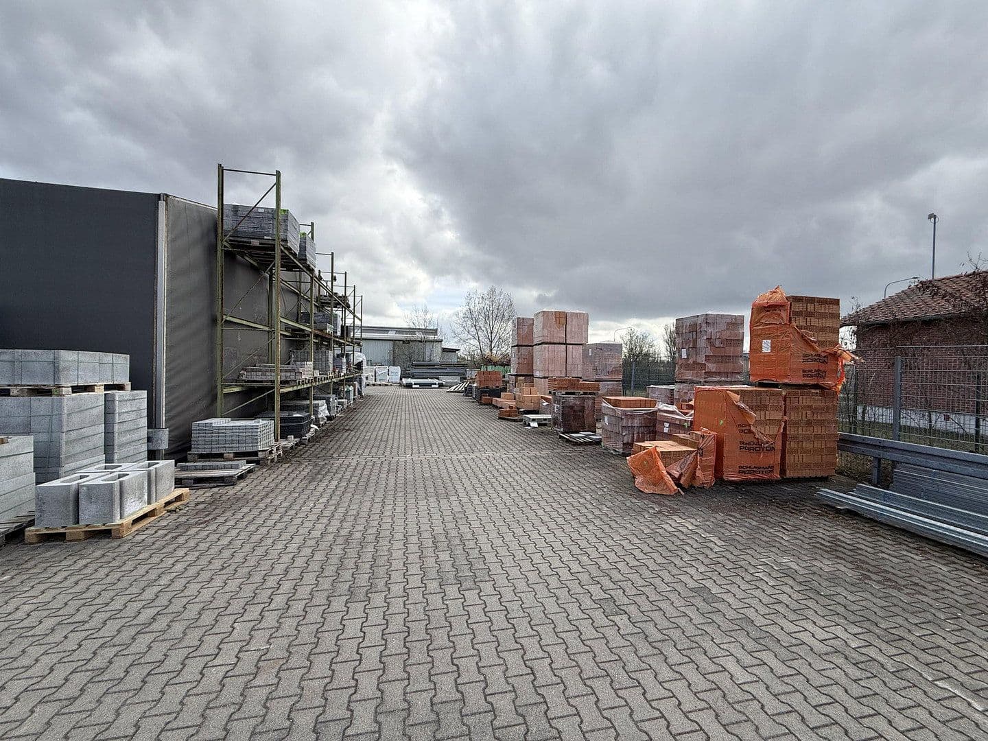 Predaj nebytového priestoru 12.188 m², Dämmstoffstraße 1, Bitterfeld-Wolfen, Sasko-Anhaltsko Predaj nebytového priestoru 12.188 m², Dämmstoffstraße 1, Bitterfeld-Wolfen, Sasko-Anhaltsko