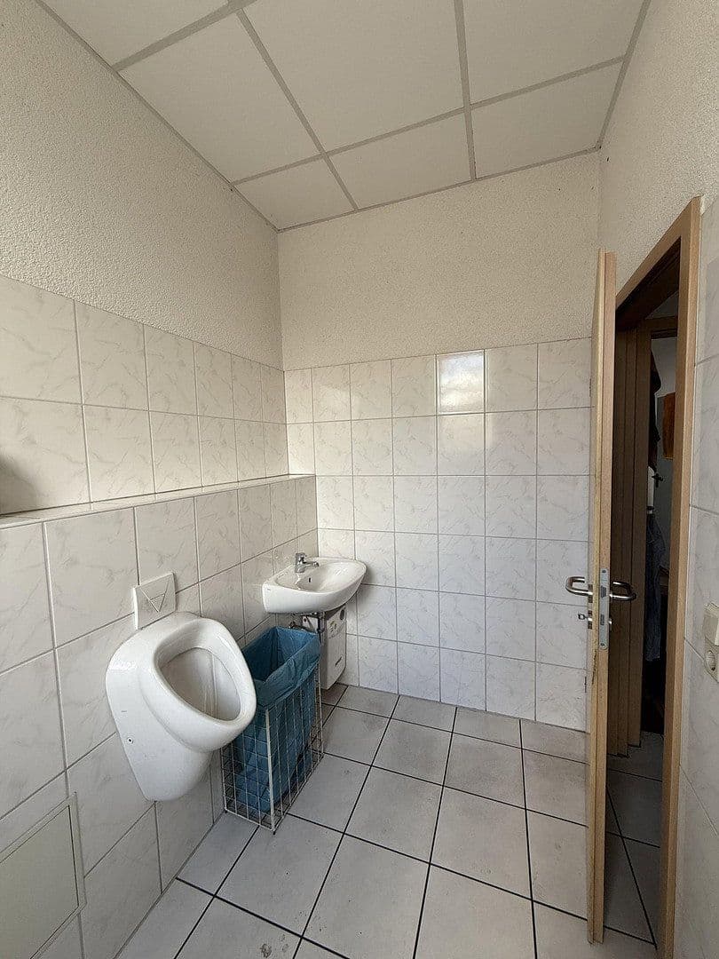 Predaj nebytového priestoru 12.188 m², Dämmstoffstraße 1, Bitterfeld-Wolfen, Sasko-Anhaltsko Predaj nebytového priestoru 12.188 m², Dämmstoffstraße 1, Bitterfeld-Wolfen, Sasko-Anhaltsko