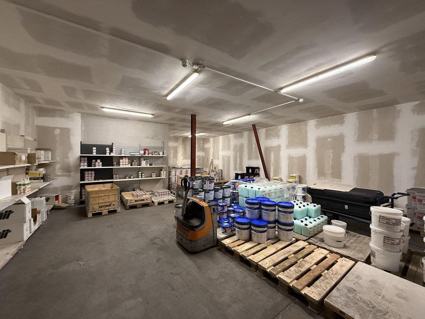 Predaj nebytového priestoru 12.188 m², Dämmstoffstraße 1, Bitterfeld-Wolfen, Sasko-Anhaltsko Predaj nebytového priestoru 12.188 m², Dämmstoffstraße 1, Bitterfeld-Wolfen, Sasko-Anhaltsko