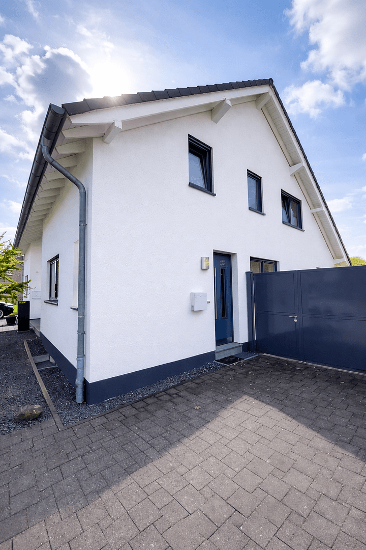 Predaj domu 290 m², pozemek 596 m², Christoph-Hufeland-Straße 5, Dormagen, Severné Porýnie - Westfálsko Predaj domu 290 m², pozemek 596 m², Christoph-Hufeland-Straße 5, Dormagen, Severné Porýnie - Westfálsko