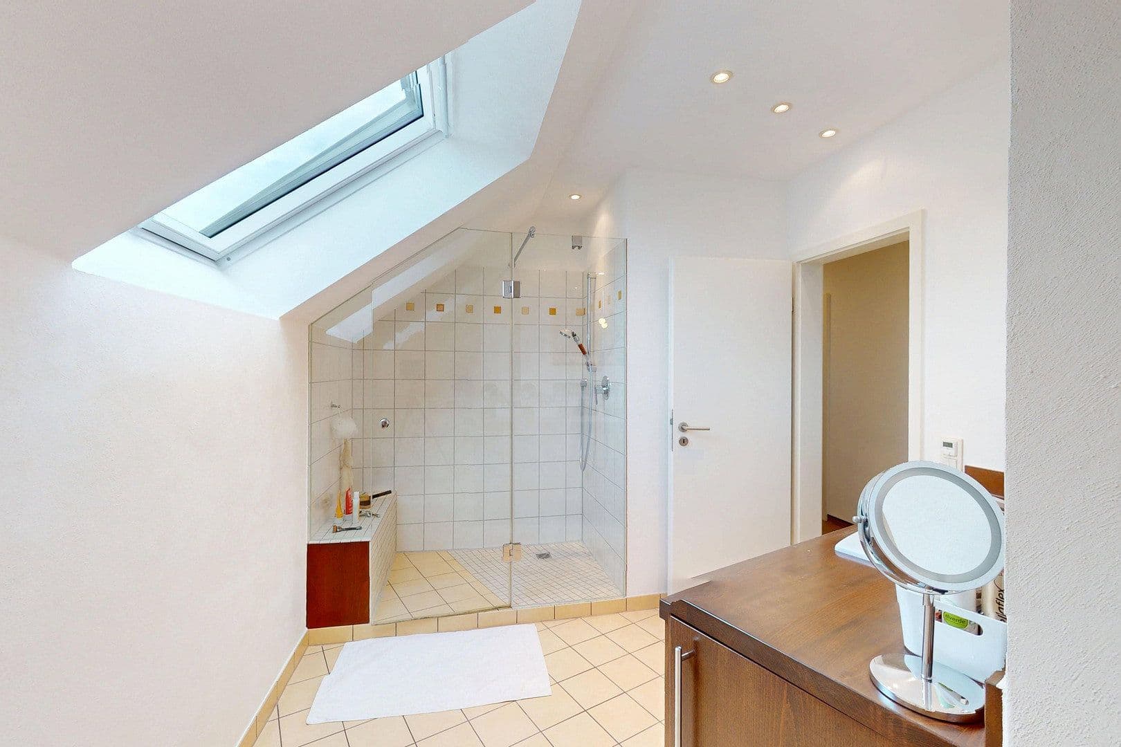 Predaj domu 290 m², pozemek 596 m², Christoph-Hufeland-Straße 5, Dormagen, Severné Porýnie - Westfálsko Predaj domu 290 m², pozemek 596 m², Christoph-Hufeland-Straße 5, Dormagen, Severné Porýnie - Westfálsko