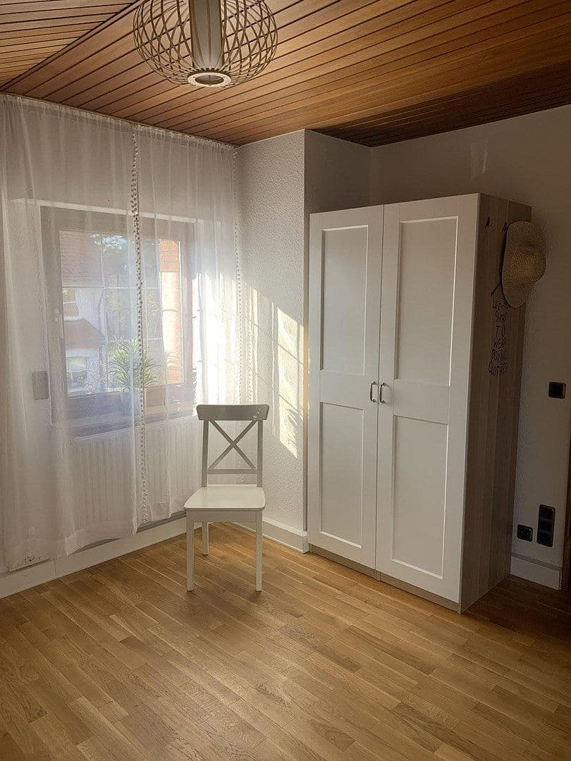 Prenájom bytu 3-izbový 93 m², Amselstr. 13a, Niederkassel, Severné Porýnie - Westfálsko Prenájom bytu 3-izbový 93 m², Amselstr. 13a, Niederkassel, Severné Porýnie - Westfálsko