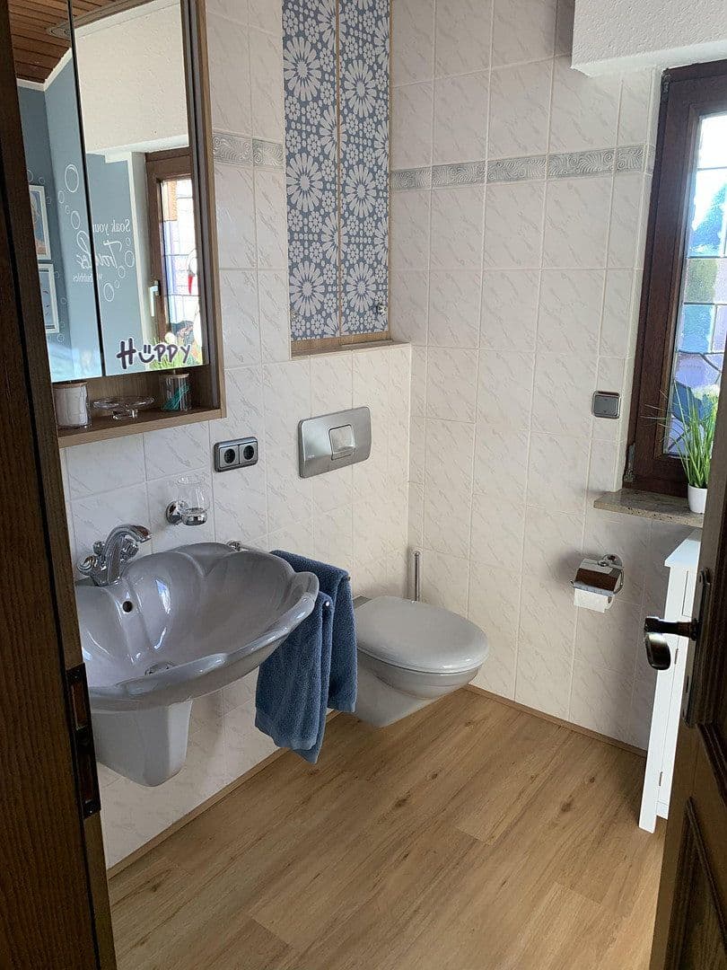 Prenájom bytu 3-izbový 93 m², Amselstr. 13a, Niederkassel, Severné Porýnie - Westfálsko Prenájom bytu 3-izbový 93 m², Amselstr. 13a, Niederkassel, Severné Porýnie - Westfálsko