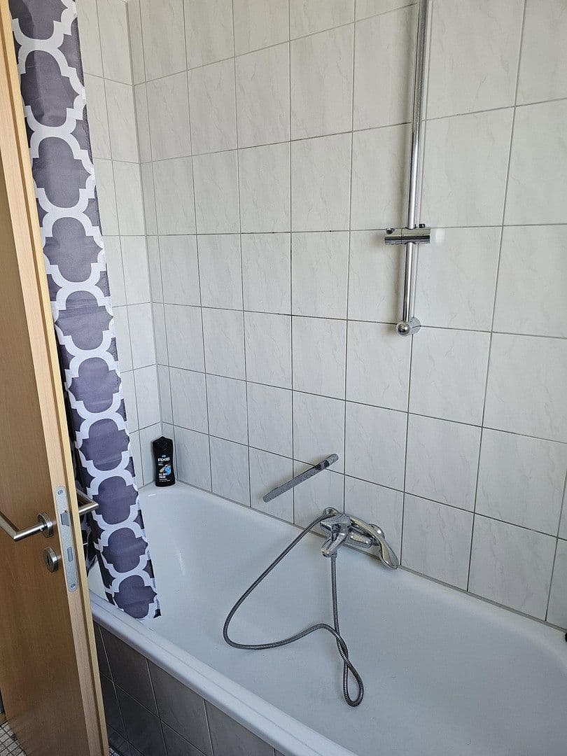 Prenájom bytu 2-izbový 50 m², Otto-Brenner-Straße 142, Bielefeld, Severné Porýnie - Westfálsko Prenájom bytu 2-izbový 50 m², Otto-Brenner-Straße 142, Bielefeld, Severné Porýnie - Westfálsko