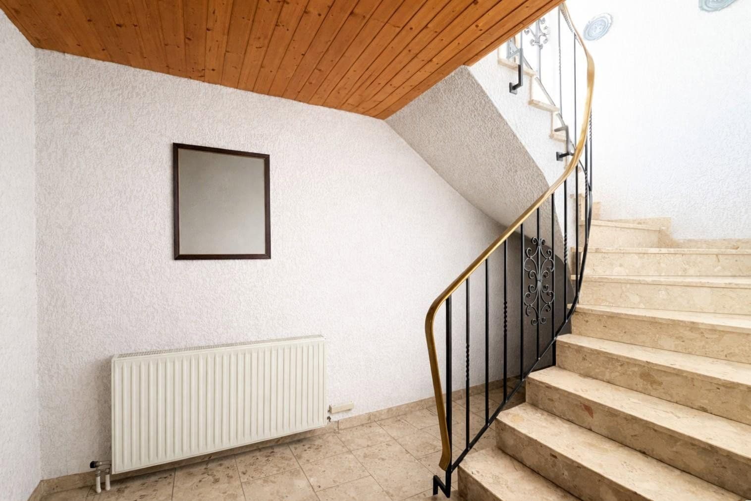 Predaj domu 318 m², pozemek 1.829 m², Aschaffenburger Str. 76-78, Babenhausen, Hesensko Predaj domu 318 m², pozemek 1.829 m², Aschaffenburger Str. 76-78, Babenhausen, Hesensko