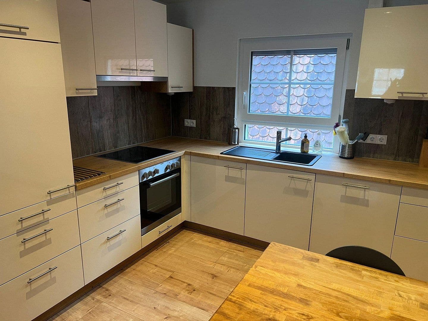 Prenájom bytu 4-izbový 110 m², Dorfbrunnenstr. 32, Wörth am Rhein, Porýnie-Falcko Prenájom bytu 4-izbový 110 m², Dorfbrunnenstr. 32, Wörth am Rhein, Porýnie-Falcko