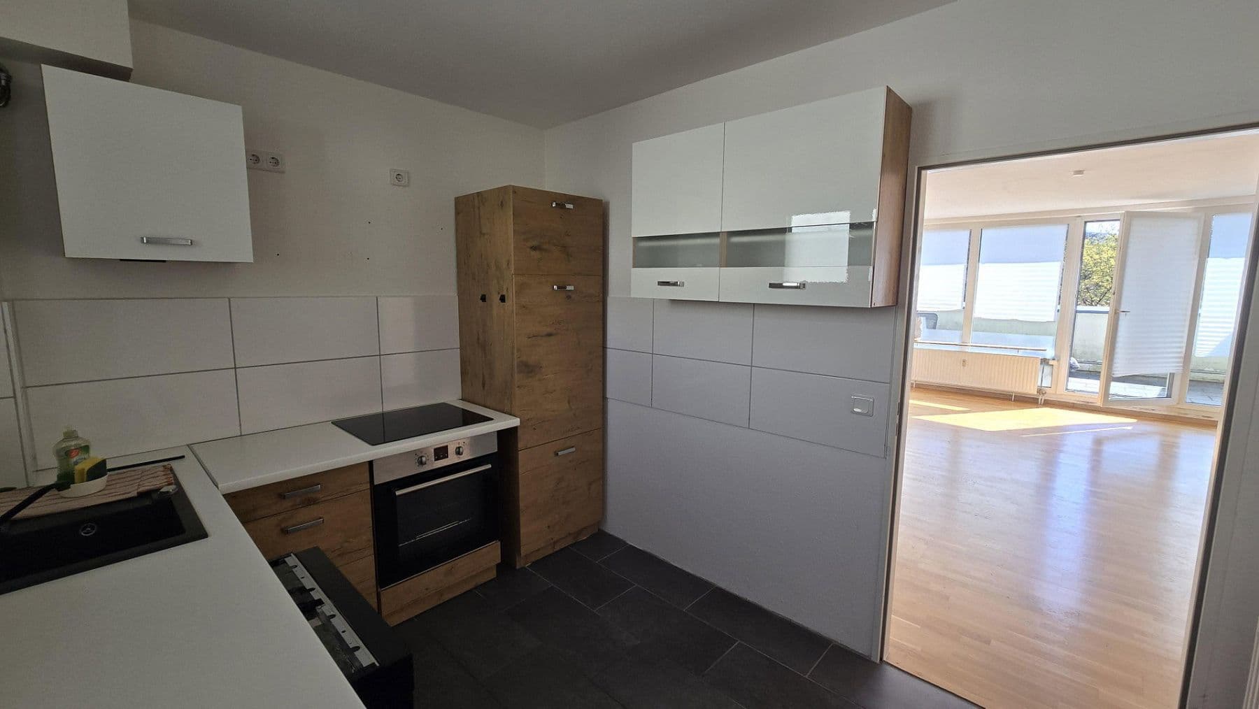 Prenájom bytu 4-izbový 92 m², Langerfelder Straße 117, Wuppertal, Severné Porýnie - Westfálsko Prenájom bytu 4-izbový 92 m², Langerfelder Straße 117, Wuppertal, Severné Porýnie - Westfálsko