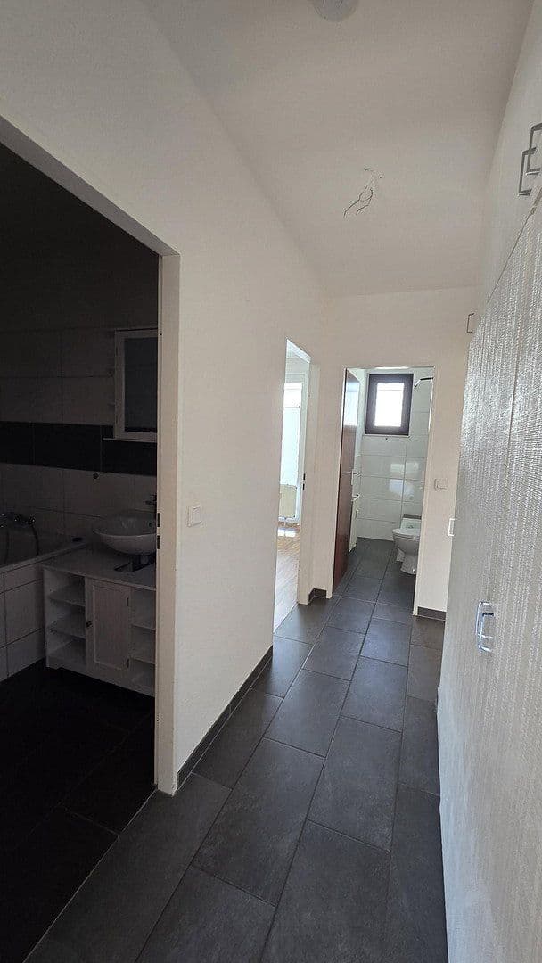 Prenájom bytu 4-izbový 92 m², Langerfelder Straße 117, Wuppertal, Severné Porýnie - Westfálsko Prenájom bytu 4-izbový 92 m², Langerfelder Straße 117, Wuppertal, Severné Porýnie - Westfálsko