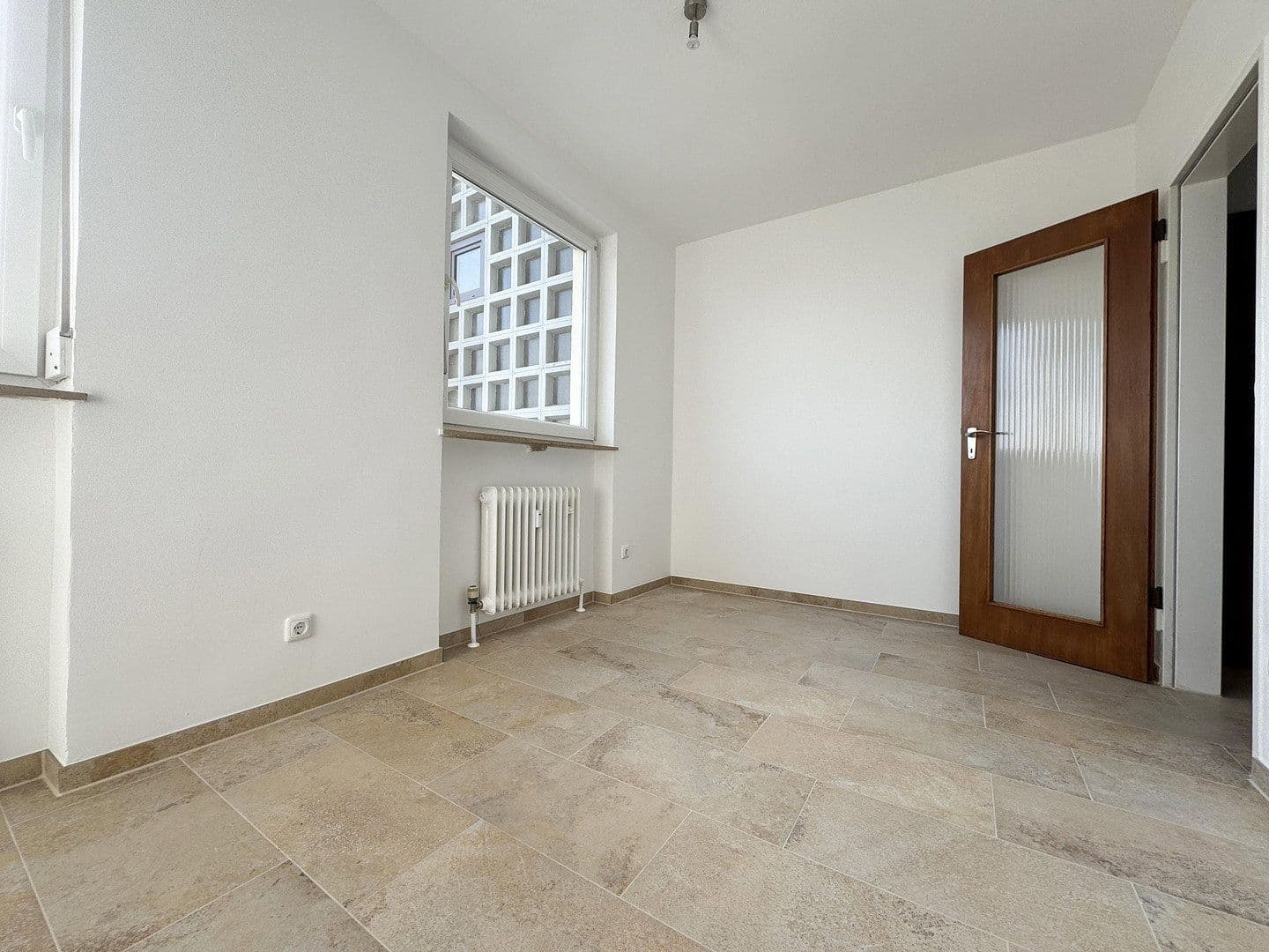 Prenájom bytu 3-izbový 85 m², Isarstraße 26, Regensburg, Bavorsko Prenájom bytu 3-izbový 85 m², Isarstraße 26, Regensburg, Bavorsko