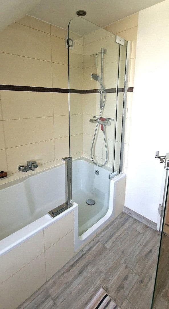 Predaj domu 170 m², pozemek 334 m², Kaarst, Severné Porýnie - Westfálsko Predaj domu 170 m², pozemek 334 m², Kaarst, Severné Porýnie - Westfálsko