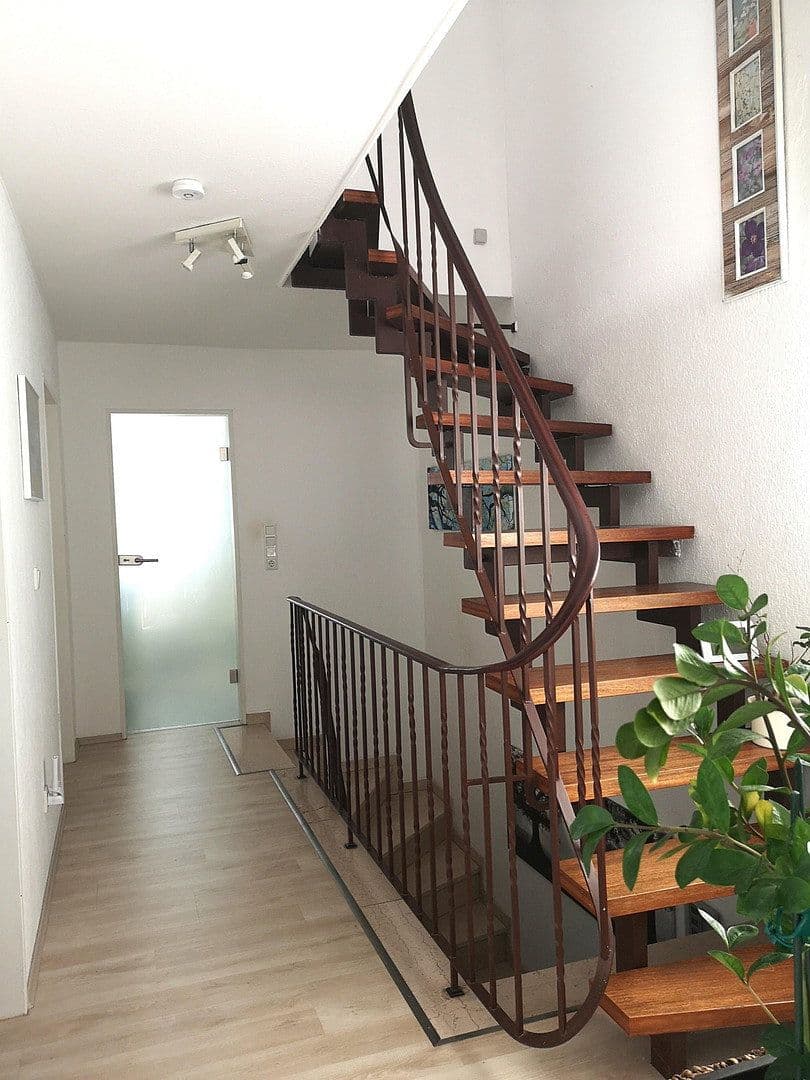 Predaj domu 170 m², pozemek 334 m², Kaarst, Severné Porýnie - Westfálsko Predaj domu 170 m², pozemek 334 m², Kaarst, Severné Porýnie - Westfálsko