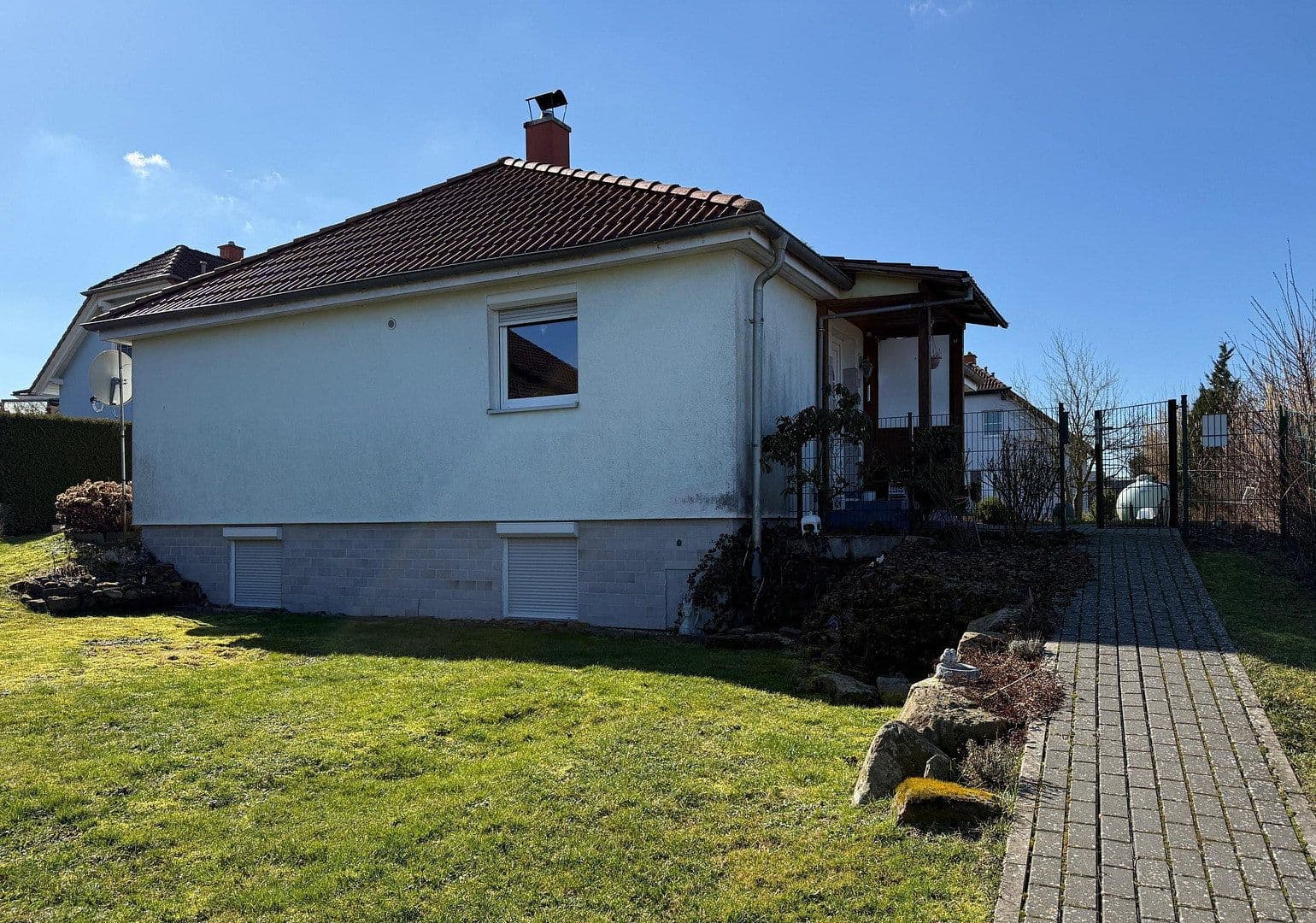 Predaj domu 97 m², pozemek 704 m², Flieden, Hesensko Predaj domu 97 m², pozemek 704 m², Flieden, Hesensko