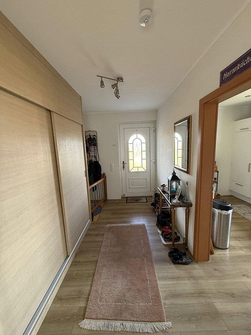 Predaj domu 97 m², pozemek 704 m², Flieden, Hesensko Predaj domu 97 m², pozemek 704 m², Flieden, Hesensko