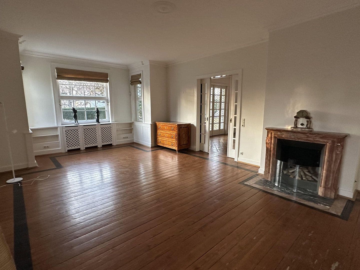 Predaj domu 365 m², pozemek 733 m², Frankfurt, Hesensko Predaj domu 365 m², pozemek 733 m², Frankfurt, Hesensko