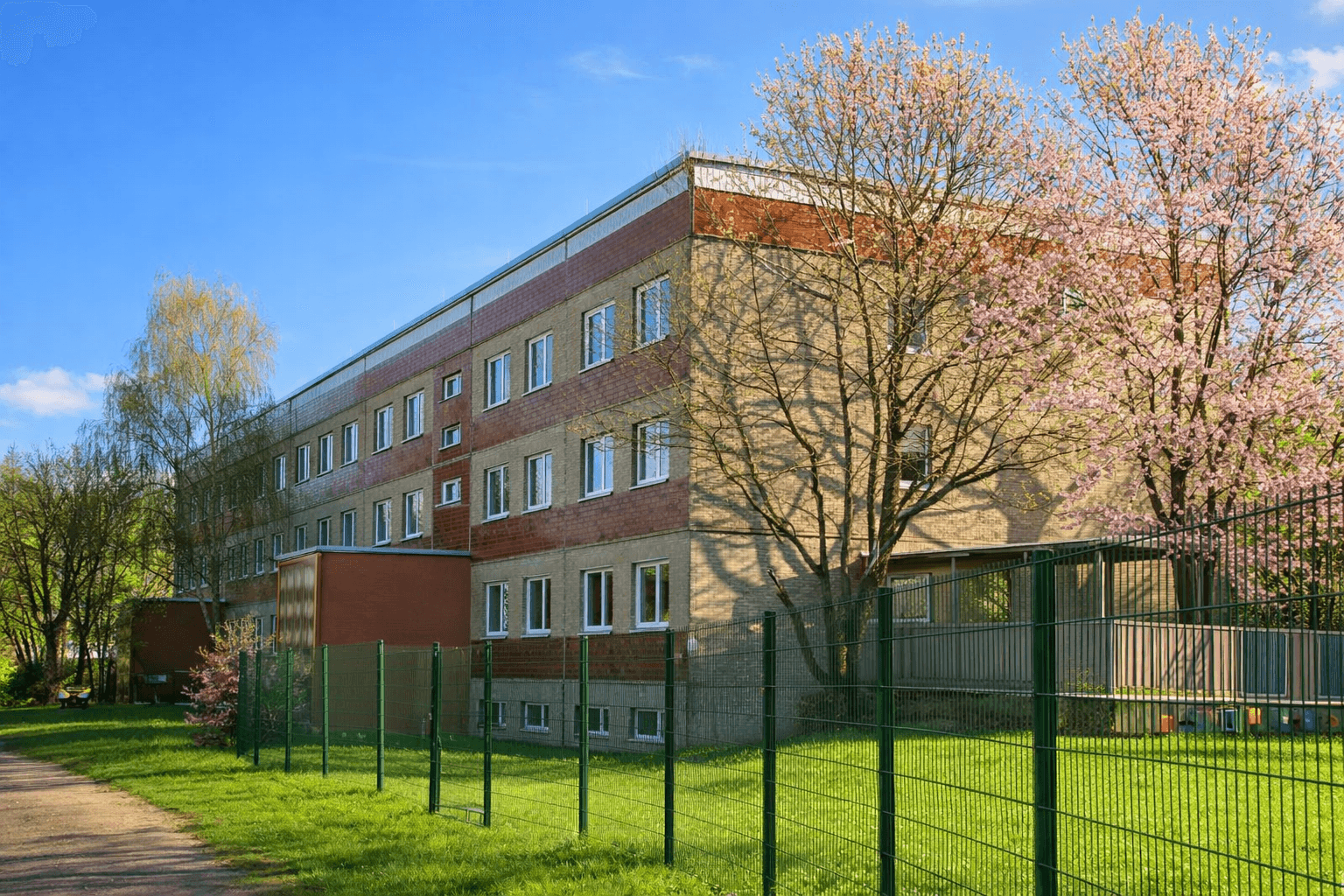 Predaj kancelárie 2.010 m², Osterwiecker Straße 1/1a, Halberstadt, Sasko-Anhaltsko Predaj kancelárie 2.010 m², Osterwiecker Straße 1/1a, Halberstadt, Sasko-Anhaltsko