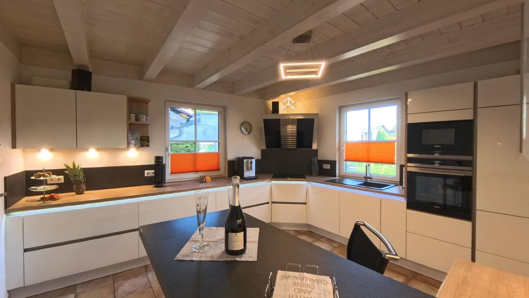 Predaj domu 218 m², pozemek 513 m², Bruckmühl, Bavorsko Predaj domu 218 m², pozemek 513 m², Bruckmühl, Bavorsko