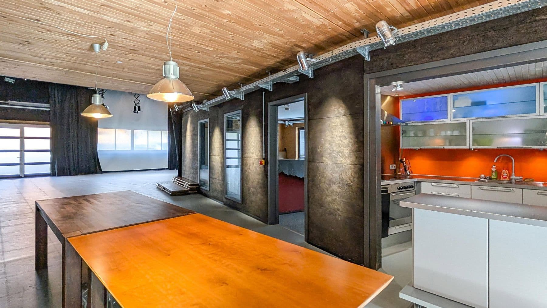 Prenájom nebytového priestoru 395 m², Daimlerstraße 14, Taunusstein, Hesensko Prenájom nebytového priestoru 395 m², Daimlerstraße 14, Taunusstein, Hesensko