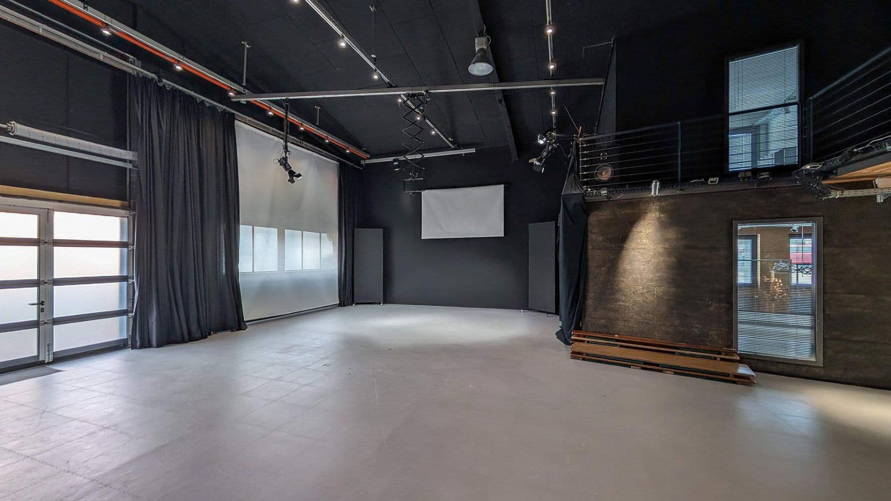 Prenájom nebytového priestoru 395 m², Daimlerstraße 14, Taunusstein, Hesensko Prenájom nebytového priestoru 395 m², Daimlerstraße 14, Taunusstein, Hesensko