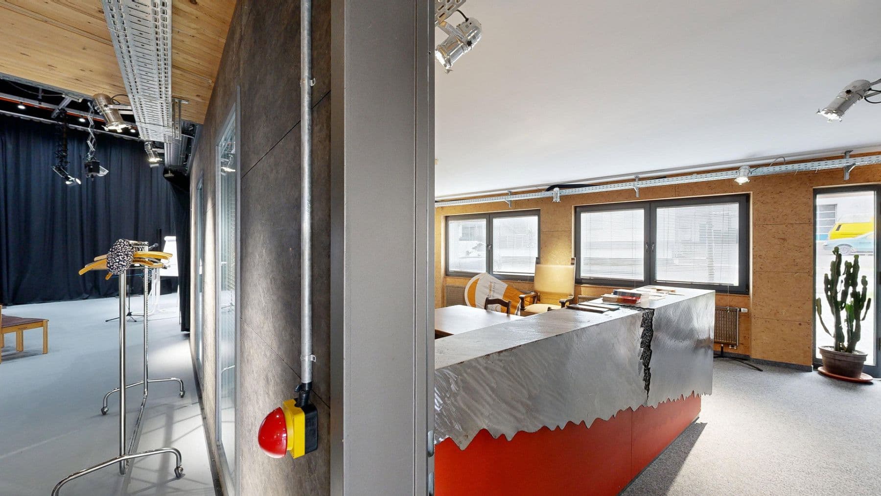 Prenájom nebytového priestoru 395 m², Daimlerstraße 14, Taunusstein, Hesensko Prenájom nebytového priestoru 395 m², Daimlerstraße 14, Taunusstein, Hesensko