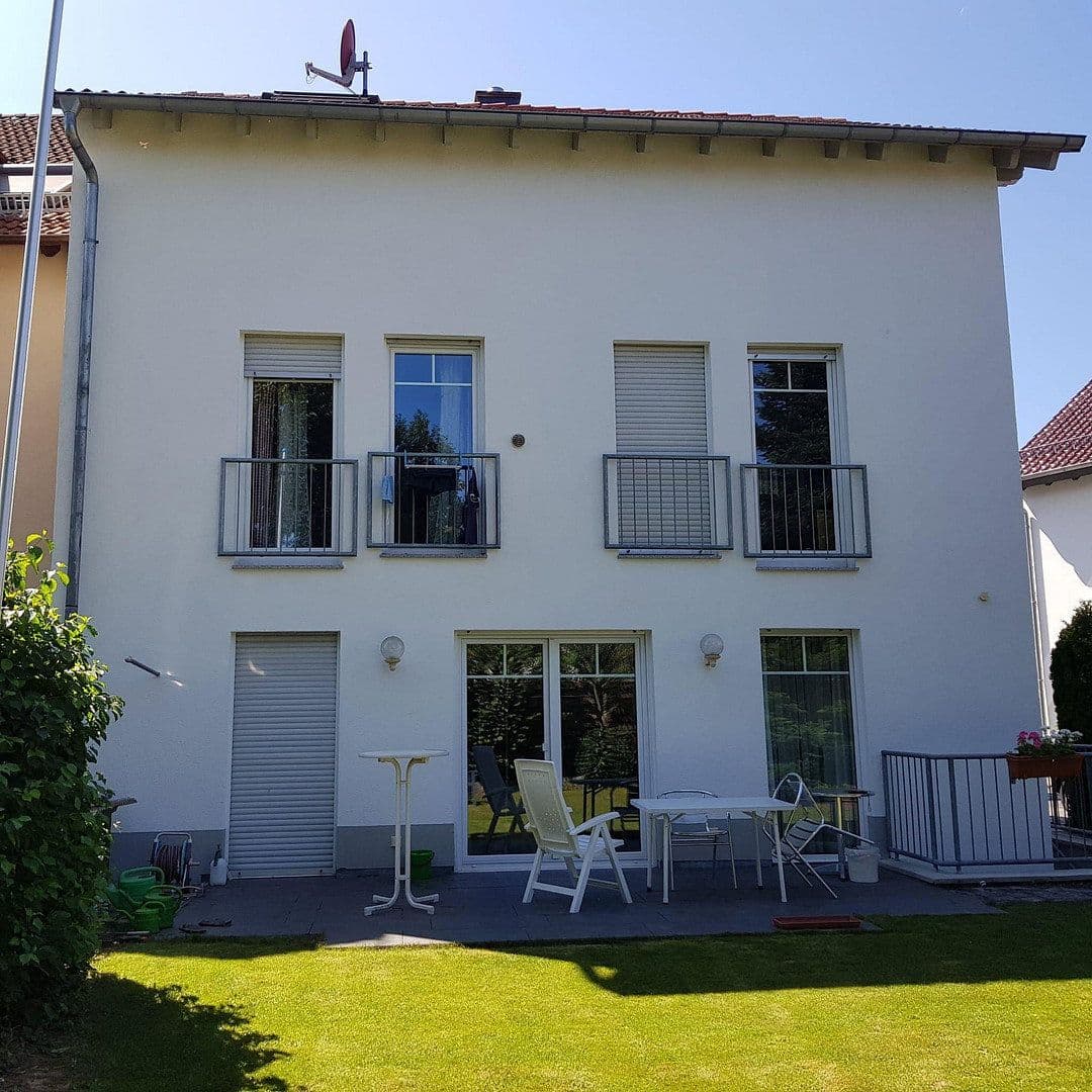 Predaj domu 220 m², pozemek 351 m², Eppsteiner Straße 67, Flörsheim, Hesensko Predaj domu 220 m², pozemek 351 m², Eppsteiner Straße 67, Flörsheim, Hesensko