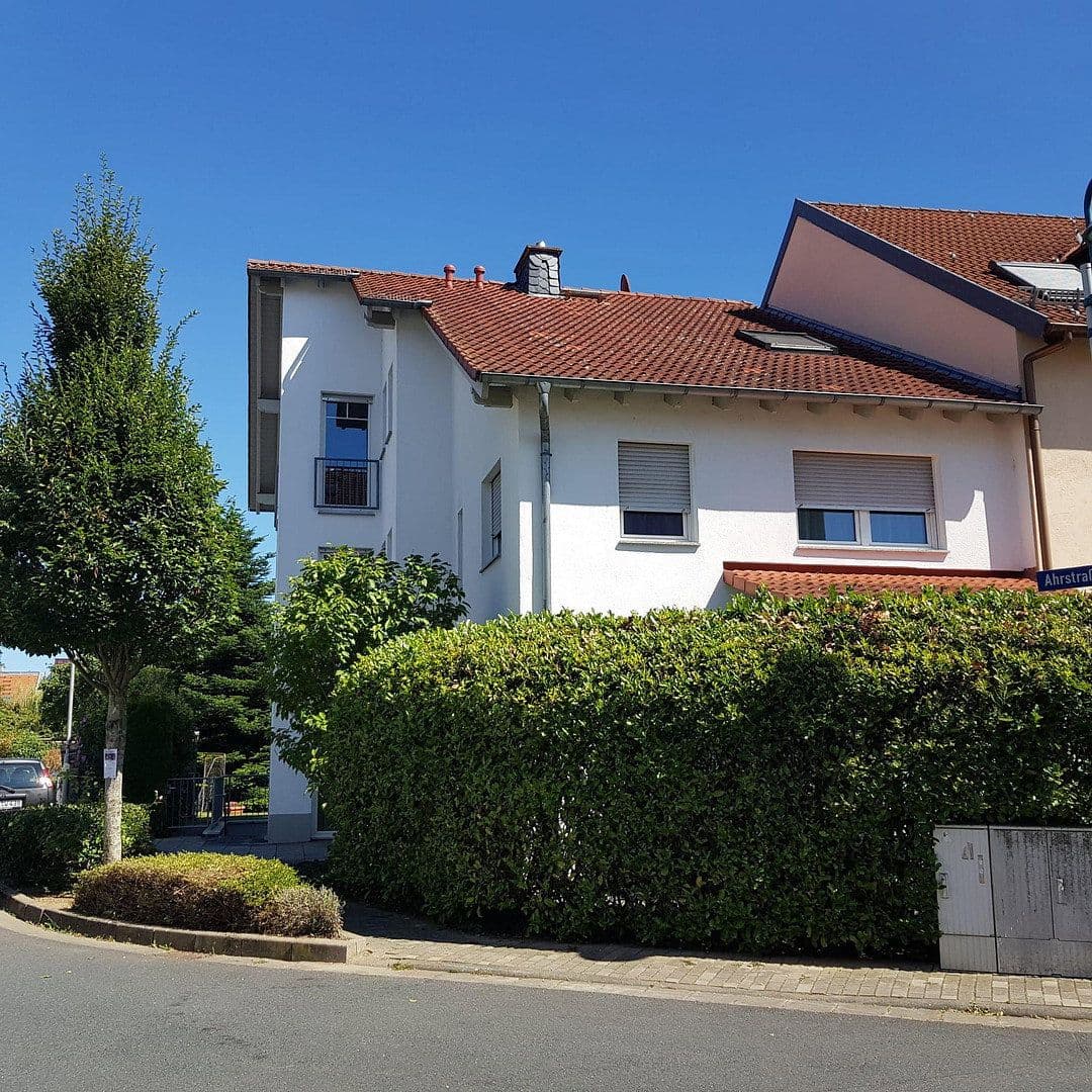 Predaj domu 220 m², pozemek 351 m², Eppsteiner Straße 67, Flörsheim, Hesensko Predaj domu 220 m², pozemek 351 m², Eppsteiner Straße 67, Flörsheim, Hesensko