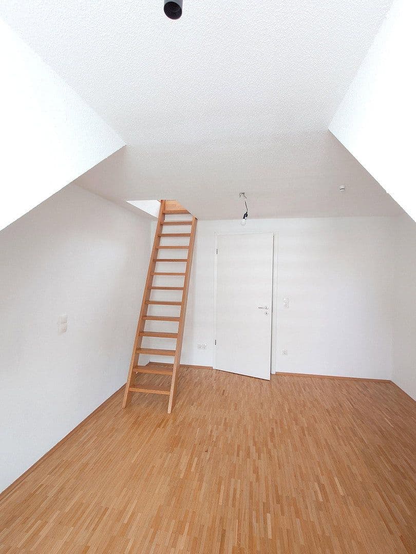 Prenájom bytu 3-izbový 79 m², Blumenstr. 3, Hannover, Dolné Sasko Prenájom bytu 3-izbový 79 m², Blumenstr. 3, Hannover, Dolné Sasko