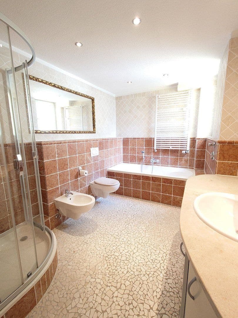 Prenájom bytu 3-izbový 79 m², Blumenstr. 3, Hannover, Dolné Sasko Prenájom bytu 3-izbový 79 m², Blumenstr. 3, Hannover, Dolné Sasko