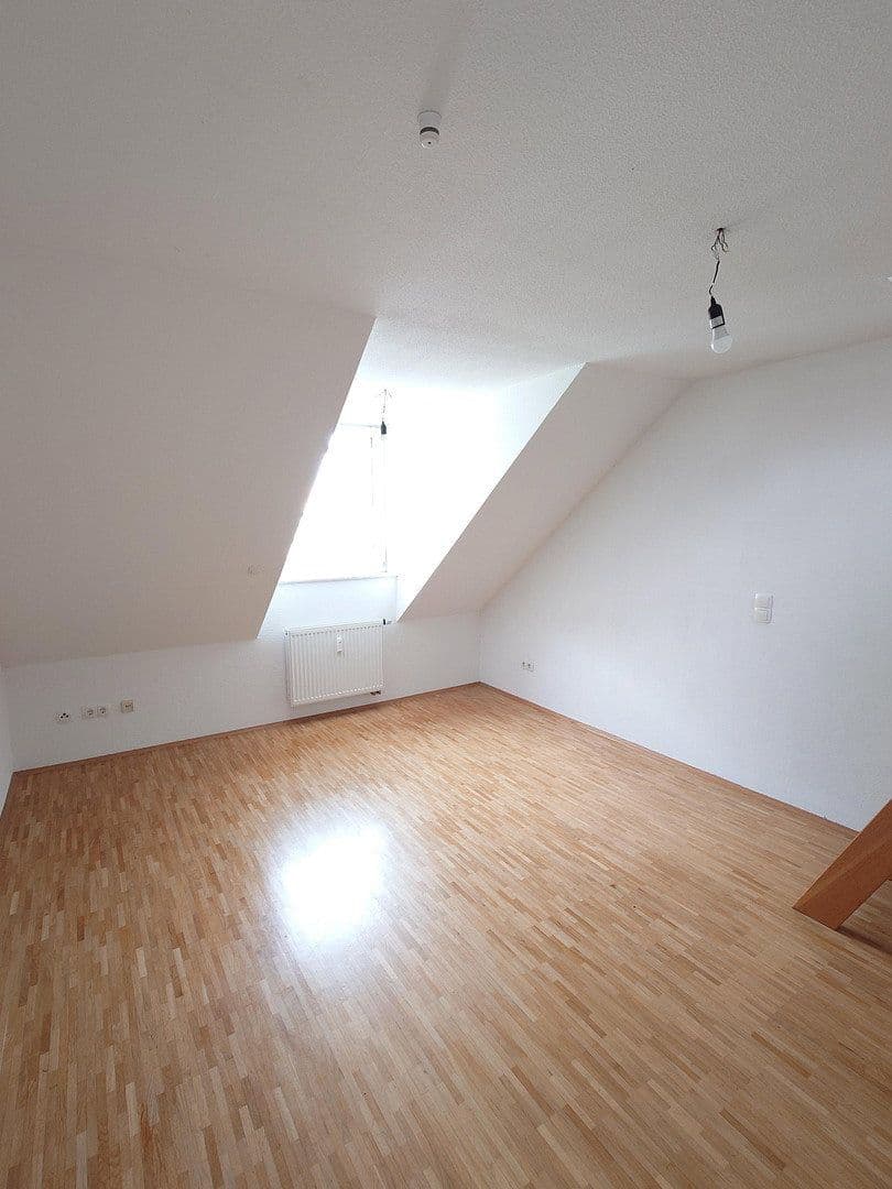 Prenájom bytu 3-izbový 79 m², Blumenstr. 3, Hannover, Dolné Sasko Prenájom bytu 3-izbový 79 m², Blumenstr. 3, Hannover, Dolné Sasko