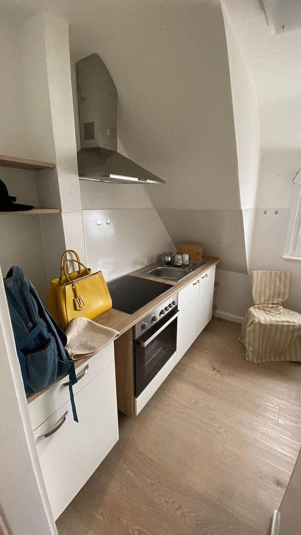 Prenájom bytu 2-izbový 50 m², STUTTGART, Bádensko-Wurttembersko Prenájom bytu 2-izbový 50 m², STUTTGART, Bádensko-Wurttembersko