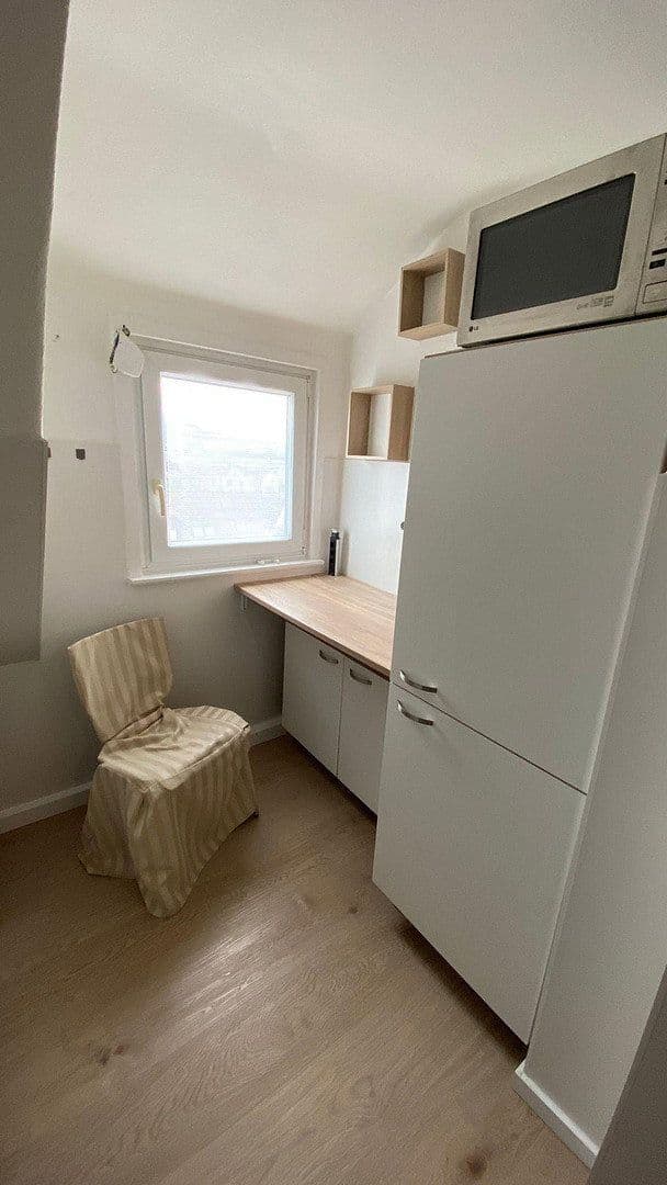 Prenájom bytu 2-izbový 50 m², STUTTGART, Bádensko-Wurttembersko Prenájom bytu 2-izbový 50 m², STUTTGART, Bádensko-Wurttembersko