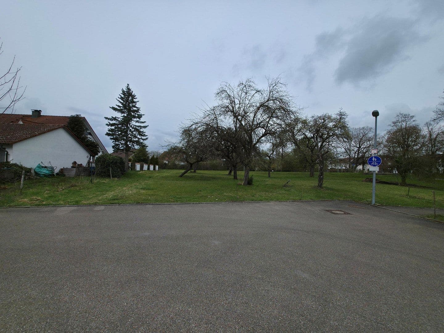 Predaj pozemku 1.400 m², Hohenstaufenstrasse, Neuler, Bádensko-Wurttembersko Predaj pozemku 1.400 m², Hohenstaufenstrasse, Neuler, Bádensko-Wurttembersko