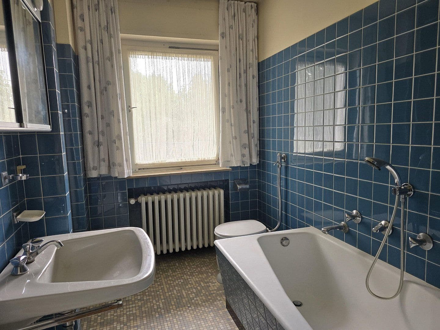 Predaj domu 308 m², pozemek 1.352 m², Moselstraße, Euskirchen, Severné Porýnie - Westfálsko Predaj domu 308 m², pozemek 1.352 m², Moselstraße, Euskirchen, Severné Porýnie - Westfálsko