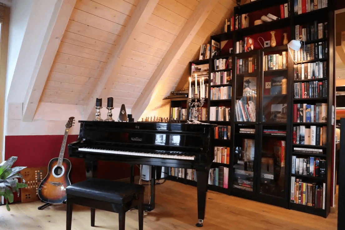 Prenájom bytu 5-izbový 141 m², Sudetendeutsche Straße 31a, München, Bavorsko Prenájom bytu 5-izbový 141 m², Sudetendeutsche Straße 31a, München, Bavorsko