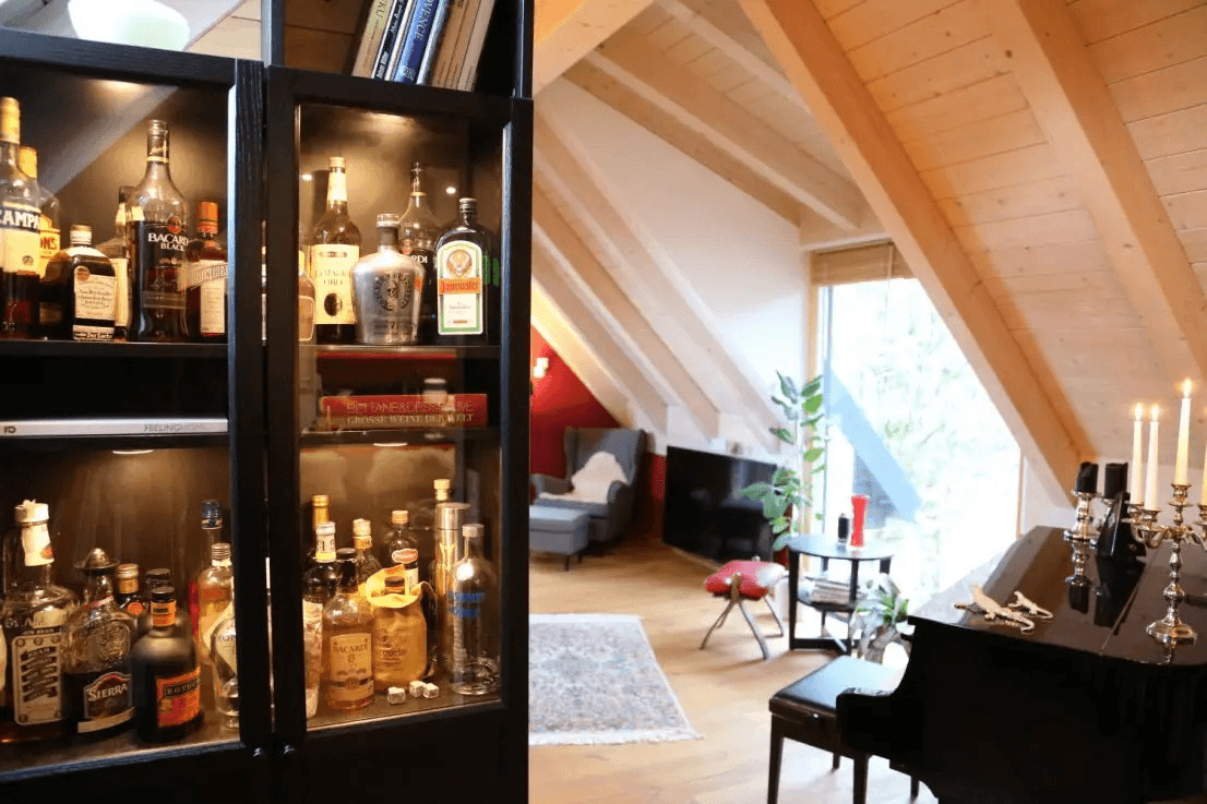 Prenájom bytu 5-izbový 141 m², Sudetendeutsche Straße 31a, München, Bavorsko Prenájom bytu 5-izbový 141 m², Sudetendeutsche Straße 31a, München, Bavorsko