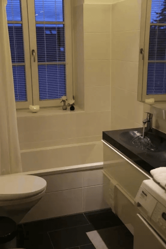 Prenájom bytu 5-izbový 141 m², Sudetendeutsche Straße 31a, München, Bavorsko Prenájom bytu 5-izbový 141 m², Sudetendeutsche Straße 31a, München, Bavorsko