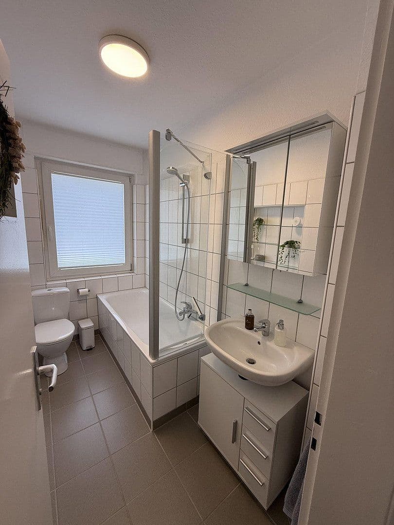 Prenájom bytu 2-izbový 57 m², Meerbusch, Severné Porýnie - Westfálsko Prenájom bytu 2-izbový 57 m², Meerbusch, Severné Porýnie - Westfálsko