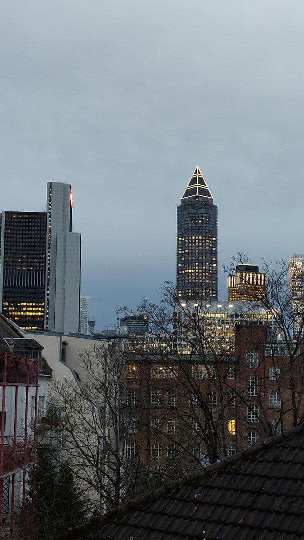 Prenájom bytu 4-izbový 74 m², Emser Strasse 40, Frankfurt, Hesensko Prenájom bytu 4-izbový 74 m², Emser Strasse 40, Frankfurt, Hesensko