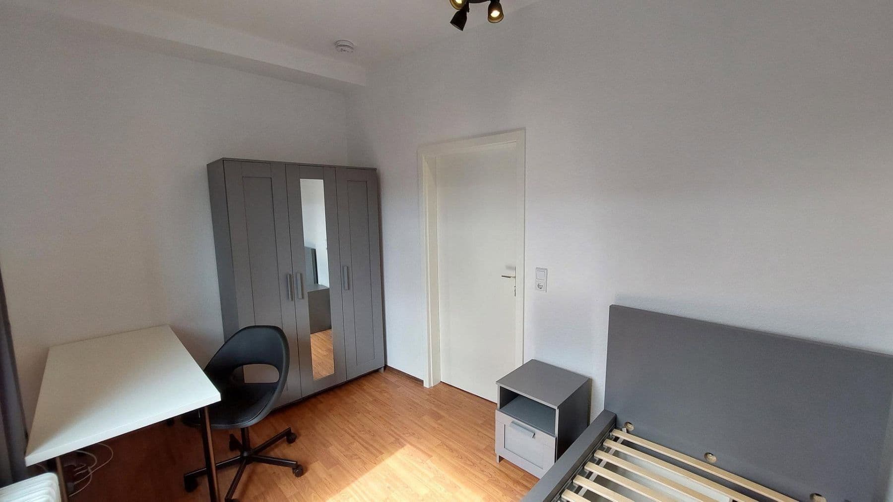 Prenájom bytu 4-izbový 74 m², Emser Strasse 40, Frankfurt, Hesensko Prenájom bytu 4-izbový 74 m², Emser Strasse 40, Frankfurt, Hesensko