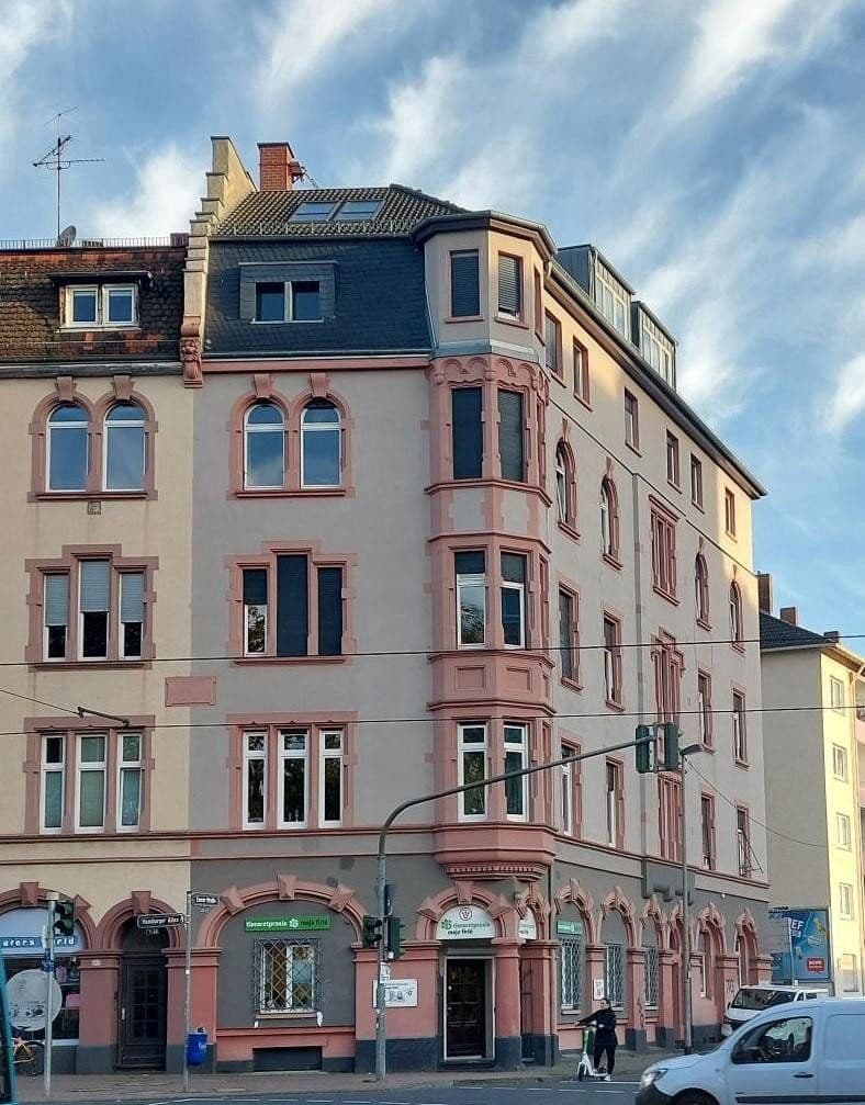 Prenájom bytu 4-izbový 74 m², Emser Strasse 40, Frankfurt, Hesensko Prenájom bytu 4-izbový 74 m², Emser Strasse 40, Frankfurt, Hesensko
