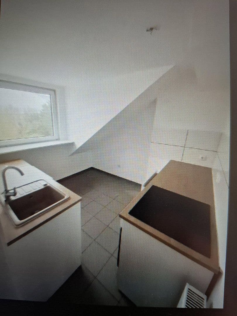 Prenájom bytu 3-izbový 65 m², Pötterstraße 22, Mönchenglabach, Severné Porýnie - Westfálsko Prenájom bytu 3-izbový 65 m², Pötterstraße 22, Mönchenglabach, Severné Porýnie - Westfálsko